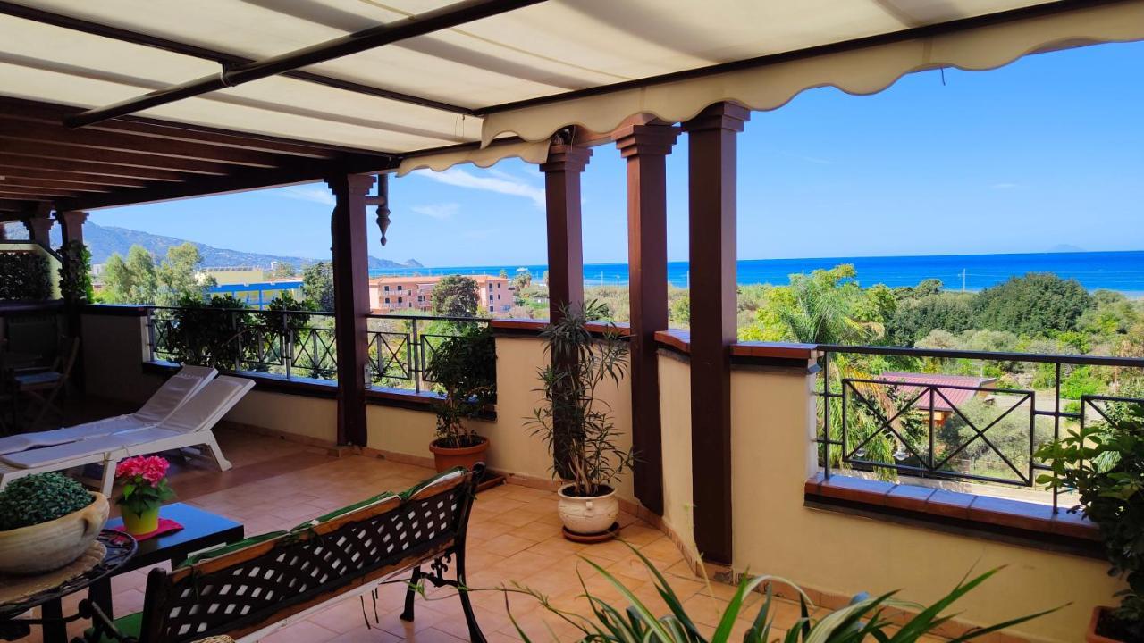 "Appartamento Del Mare Gliaca" Con Vista Isole Eolie,Ampia Terrazza,Wifi E Parcheggio Privato Gratuito 皮拉伊诺 外观 照片