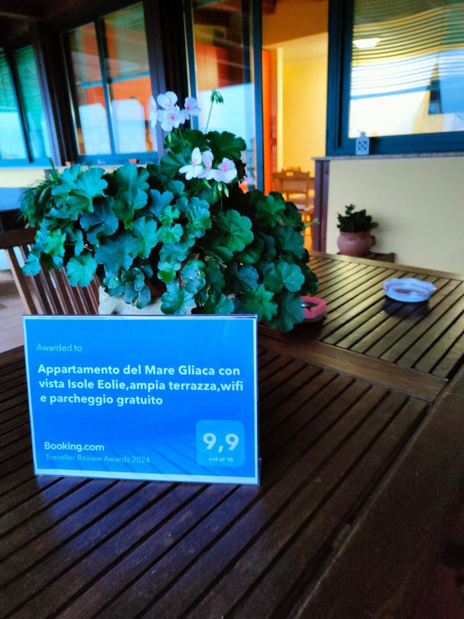 "Appartamento Del Mare Gliaca" Con Vista Isole Eolie,Ampia Terrazza,Wifi E Parcheggio Privato Gratuito 皮拉伊诺 外观 照片