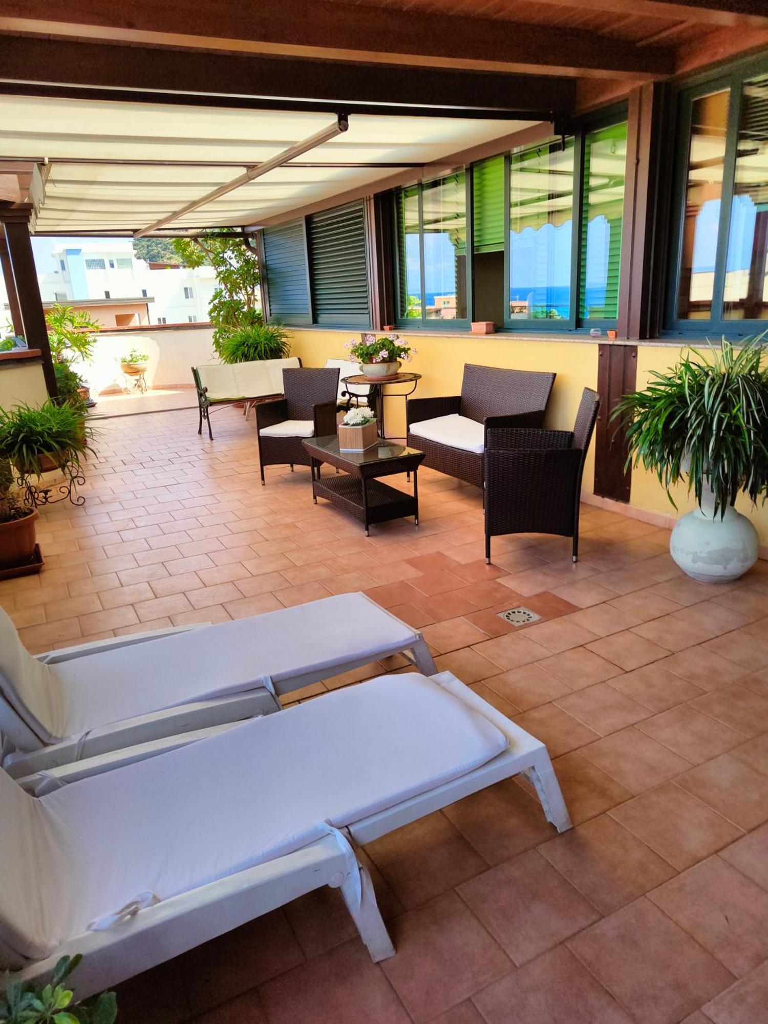 "Appartamento Del Mare Gliaca" Con Vista Isole Eolie,Ampia Terrazza,Wifi E Parcheggio Privato Gratuito 皮拉伊诺 外观 照片