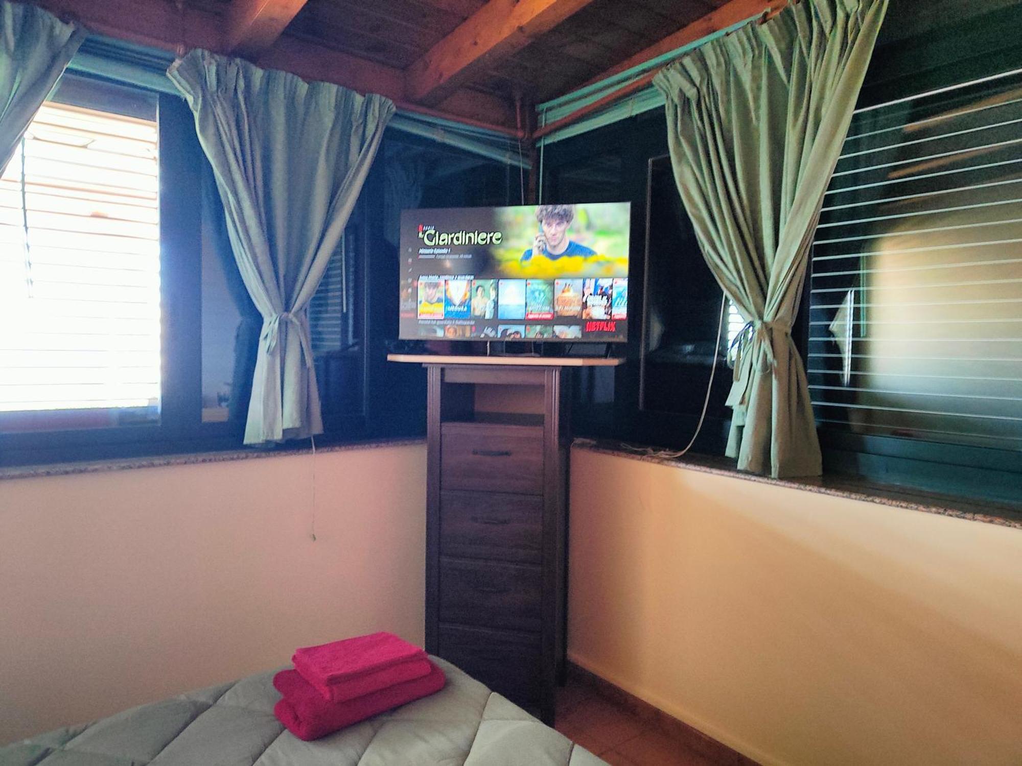 "Appartamento Del Mare Gliaca" Con Vista Isole Eolie,Ampia Terrazza,Wifi E Parcheggio Privato Gratuito 皮拉伊诺 外观 照片