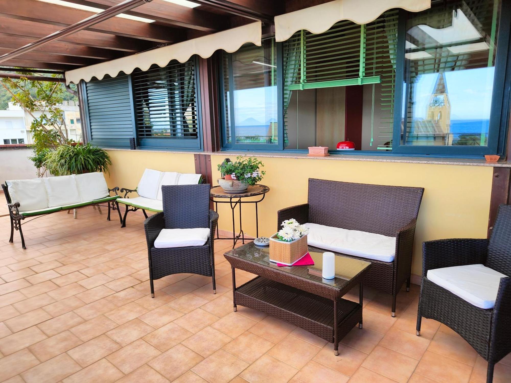 "Appartamento Del Mare Gliaca" Con Vista Isole Eolie,Ampia Terrazza,Wifi E Parcheggio Privato Gratuito 皮拉伊诺 外观 照片